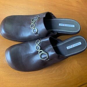 Women’s size 11M leather Tommy Girl clogs